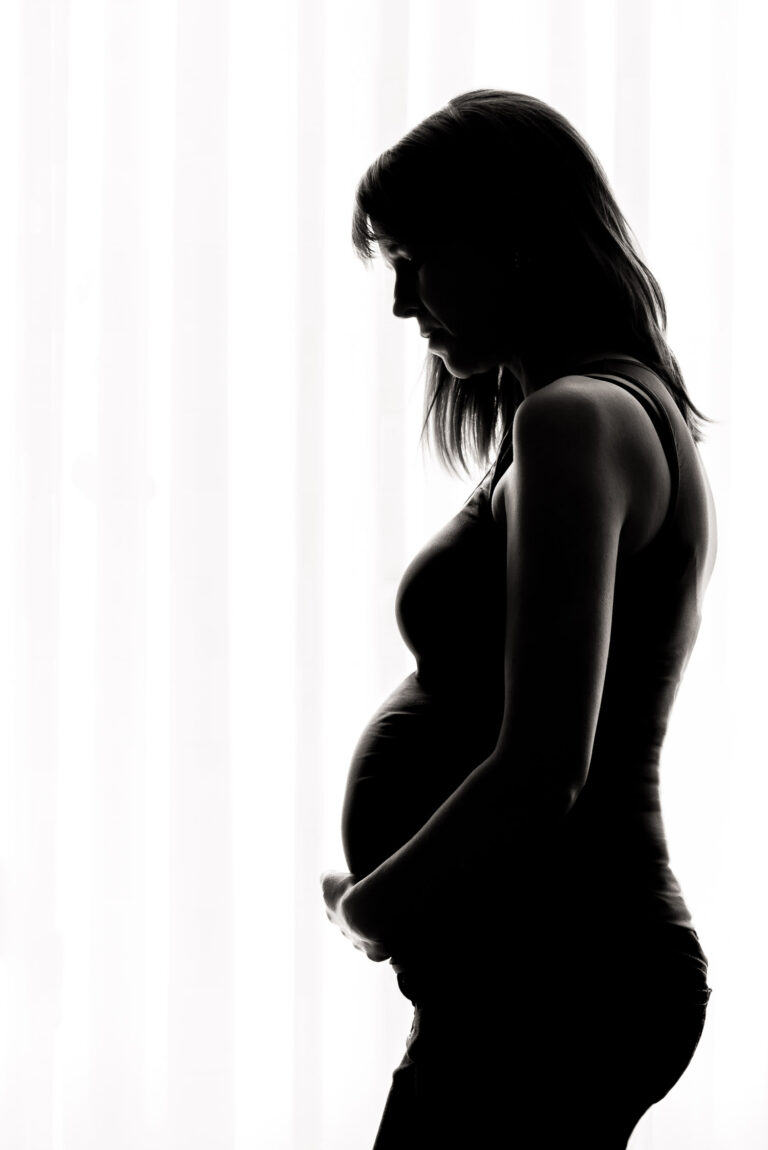 Silhouette of a pregnant woman
