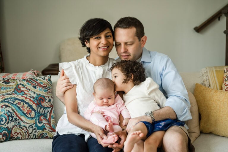 Family (Un)posing Guide for Chicago Family Photos with Maija